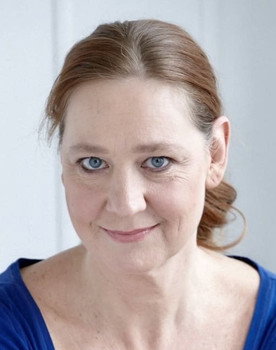 Barbara Pouwels as Agnes Brinkhorst