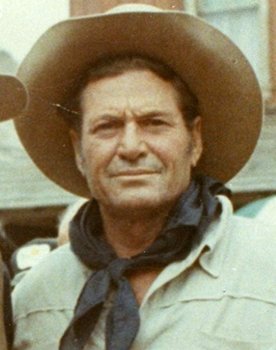 Chuck Roberson as Officer