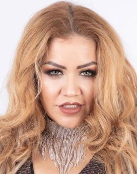 Jenny Fuentes as La Leona