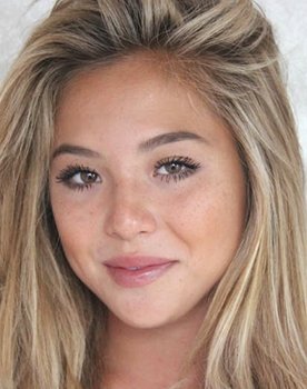 Larissa Murai as Alexa