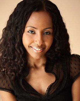 Lula Ali Ismaïl as Dr. Yasmin