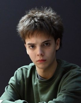 José Fabini as Sasha