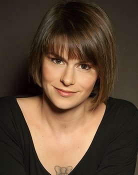 Rita Jardim as Sandra