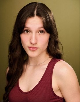 Rayna Akin as Sophie