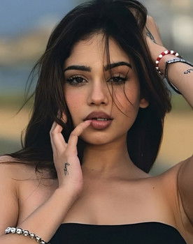 Shehani Kahandawala as Sophia