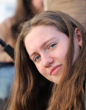 Elisa Mabboux as Sarah