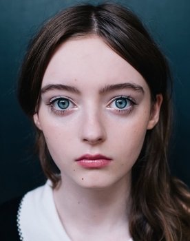 Olive Elise Abercrombie as Avery Maclaren