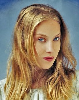 Aneta Krejčíková as Maruška