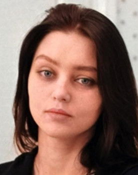 Nastya Golubeva Carax as La Pianiste