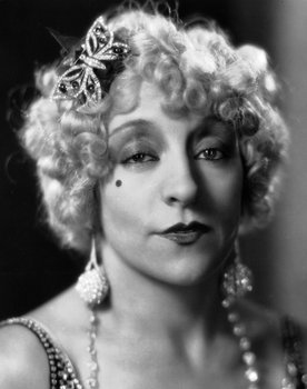 Françoise Rosay as Mademoiselle Edwige