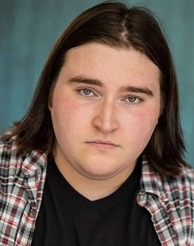 Tanner Ray Rook as Bo Leonard