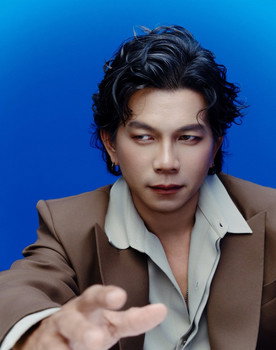 Ray Nguyễn as Dần