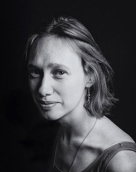 Gelsey Bell as Pearl White