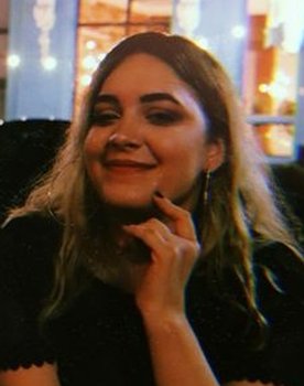 Lucrecia Gómez as Nina