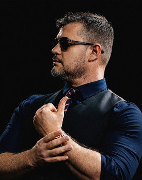 Rafael Nunes “Dr. Schilling” as Propina