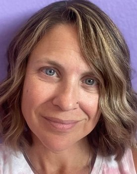 Laura Schmitt as Emma