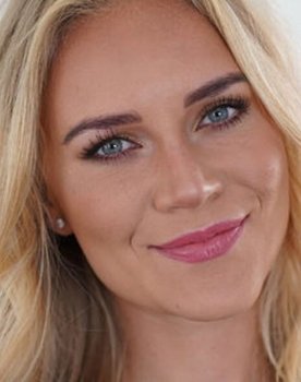Thalia Pitzner as 