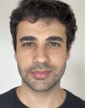 Leôn Moreno as León