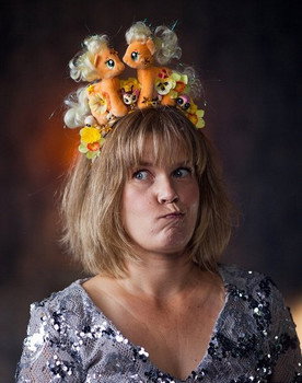 Noora Peltokukka as Sari