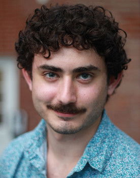 Jake Ruderman as Mark Vernon