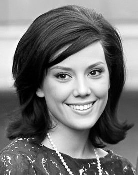 Maria Grazia Spina as Consuelo