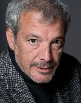 Miguel Ángel Romo as Virus