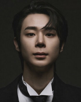Cha Jung-woo as Kim Soo-hyun