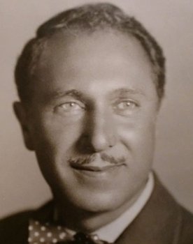 Armand Kaliz as Dupont