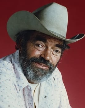 Jack Elam as Frank Clemens