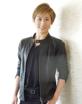 Minami Maito as Jules Moran