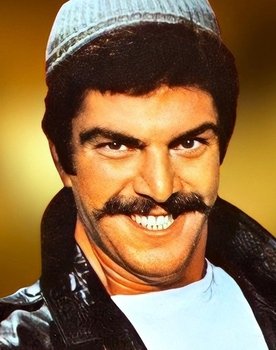 Tanju Korel as 