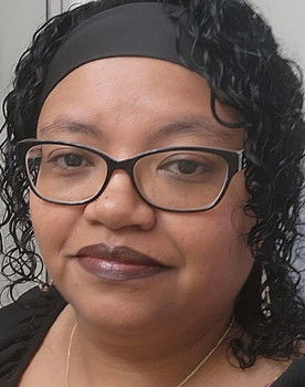 Kimberly Bouarouar as Javon's Mom