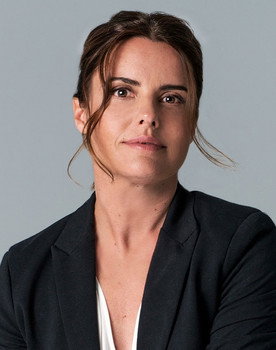 Leire Zuazua as Estíbaliz