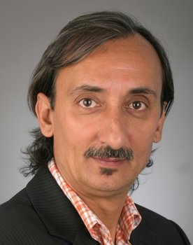 Erol Aydın as Balıkçı