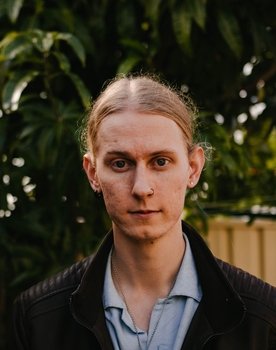 Aren Herbert Hoogerdijk as Real Cop