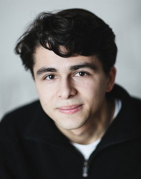 Maxime PROVOST as Inspecteur Stagiaire