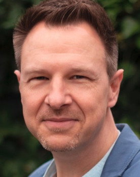 Mike van der Lee as Igor