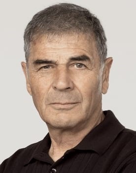 Robert Forster as Littman