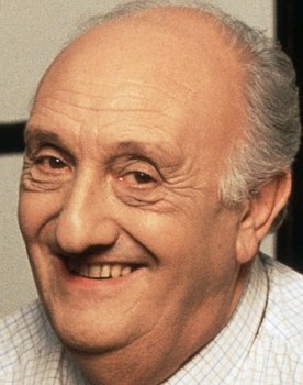 Pierre Tchernia as Bédouin, rural warden