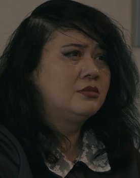 Shirley de Vrede as Mother