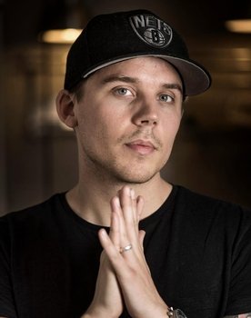 Albin Johnsén as Per