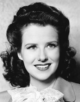 Ruth Warrick as Carola Everett