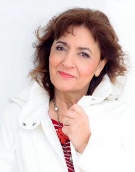Despina Pajanou as Dr.Müller
