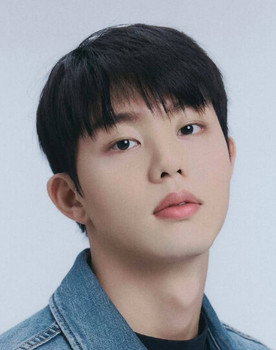 Kim Dan as Oh Min-woo (오민우)