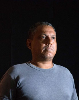 J. J. Gonzalez Vergel as Santiago