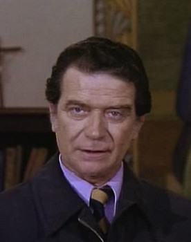 Juan Velilla as Comisario