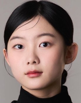 Shin Yun-ju as Kang Seol-yeong