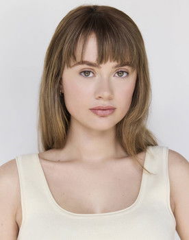 Graceyn Arkinstall as Monique