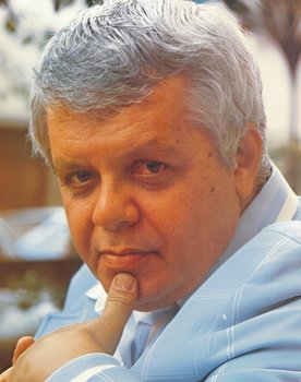 Cláudio Corrêa e Castro as Ilídio dos Santos