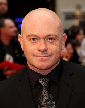 Ross Kemp as Cinna